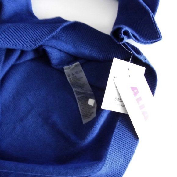 New Cobalt Blue Flowers Sweater - Picture 6 of 7